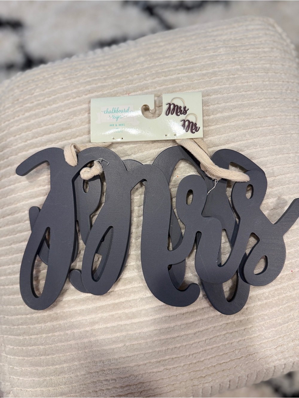 NWT Chalkboard Mr & Mrs Hanging Wedding Signs Set Black Wood Script - Picture 2 of 6